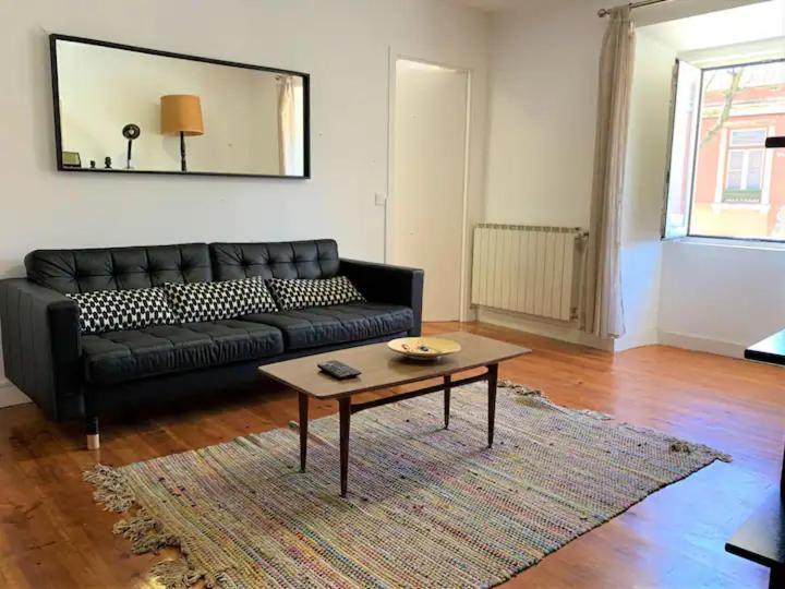 Necessidades Artists Apartment